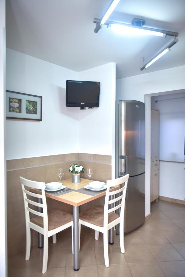 Modern Apartament Făgăraş Kültér fotó