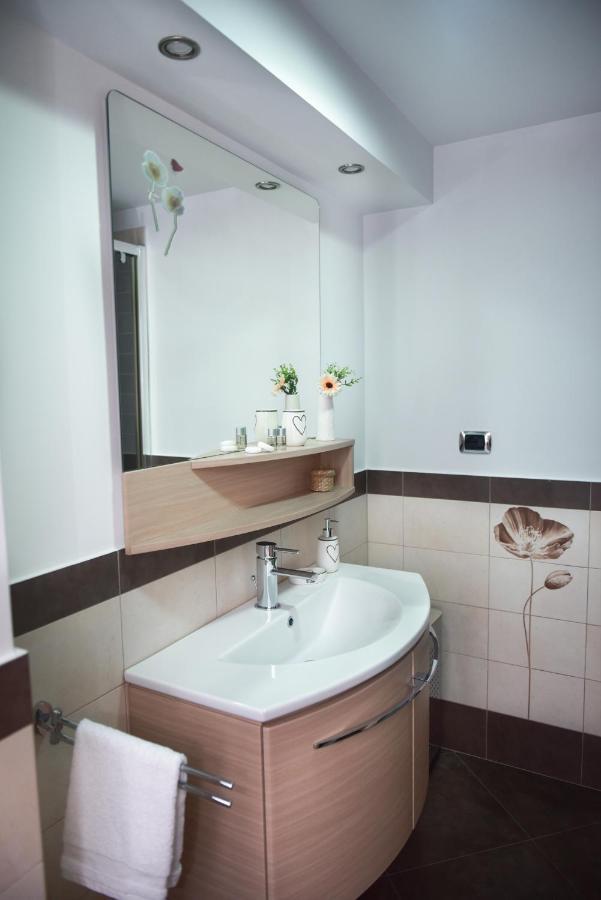 Modern Apartament Făgăraş Kültér fotó